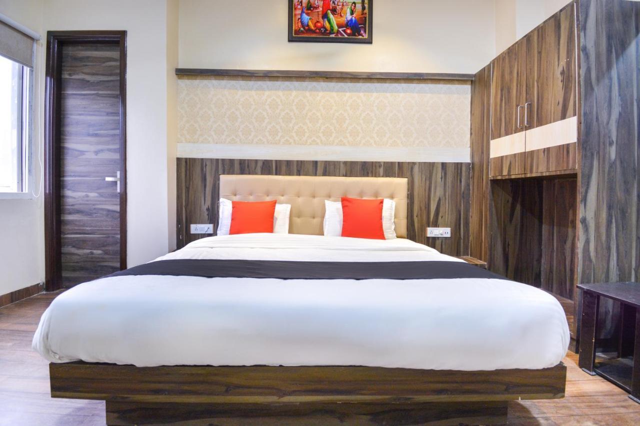 Capital O Moments Inn Amritsar Bagian luar foto