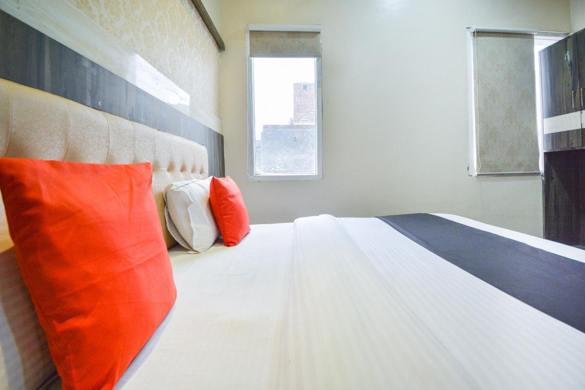 Capital O Moments Inn Amritsar Bagian luar foto